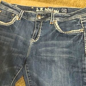 LA idol jeans thick stitching , in a juniors sz 15